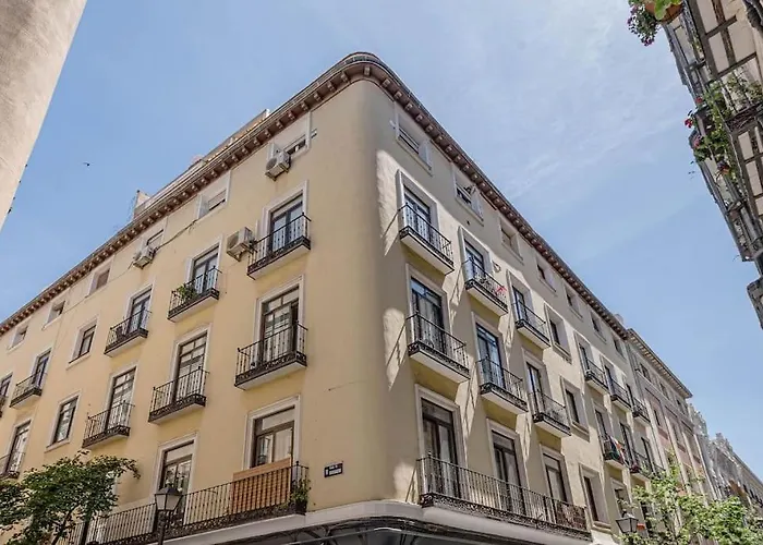 Modern In Chueca Inf3Iz4
